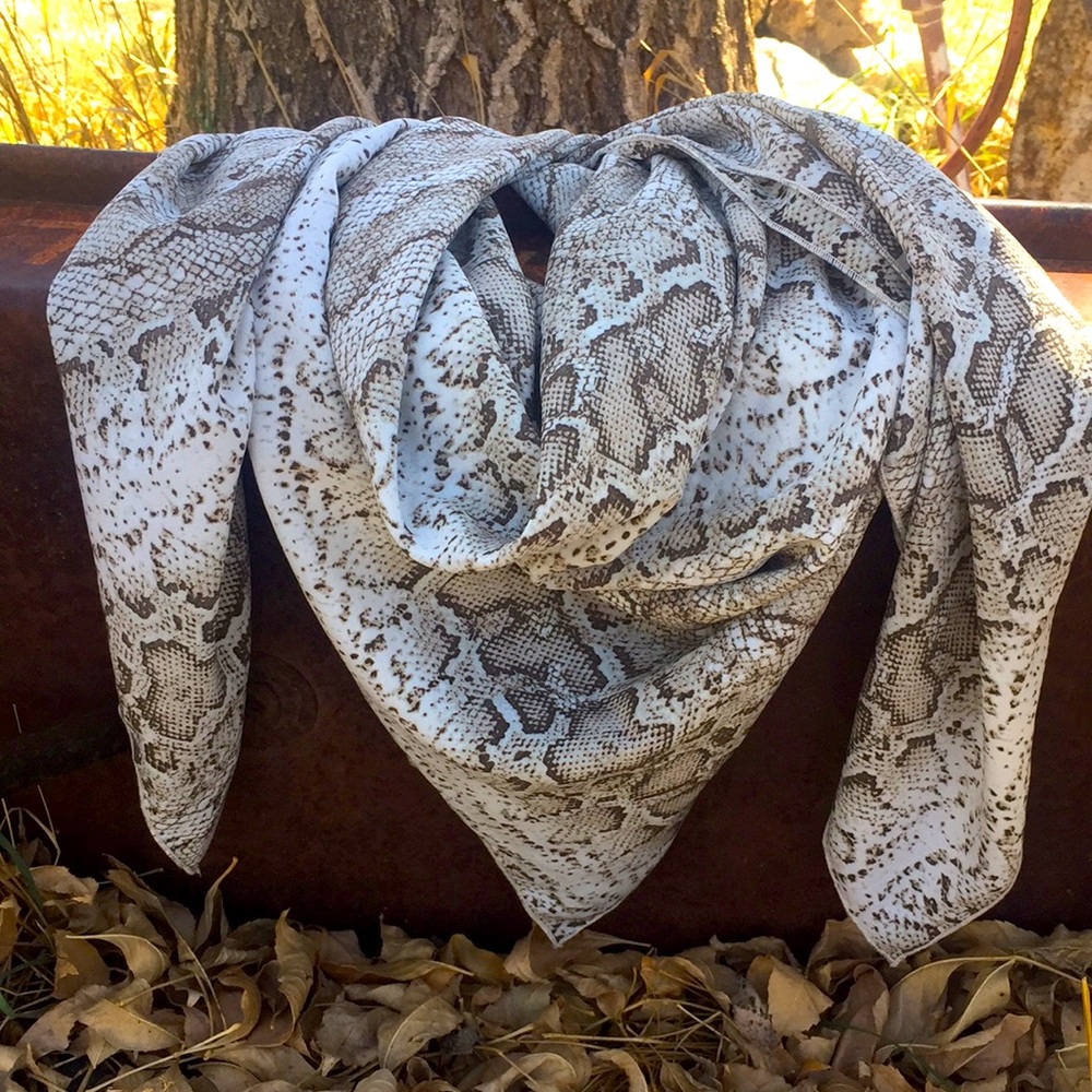 Wild Rag Snake Print 44”x44”